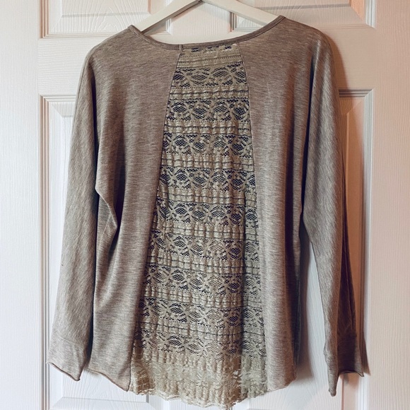 GUESS Top - Picture 3 of 3